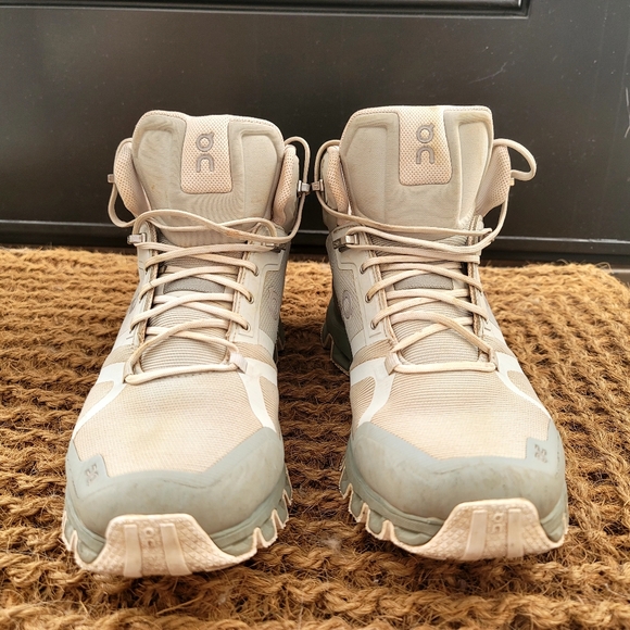 *SOLD* On cloudrock women's hiking boots size 9 - Picture 3 of 9